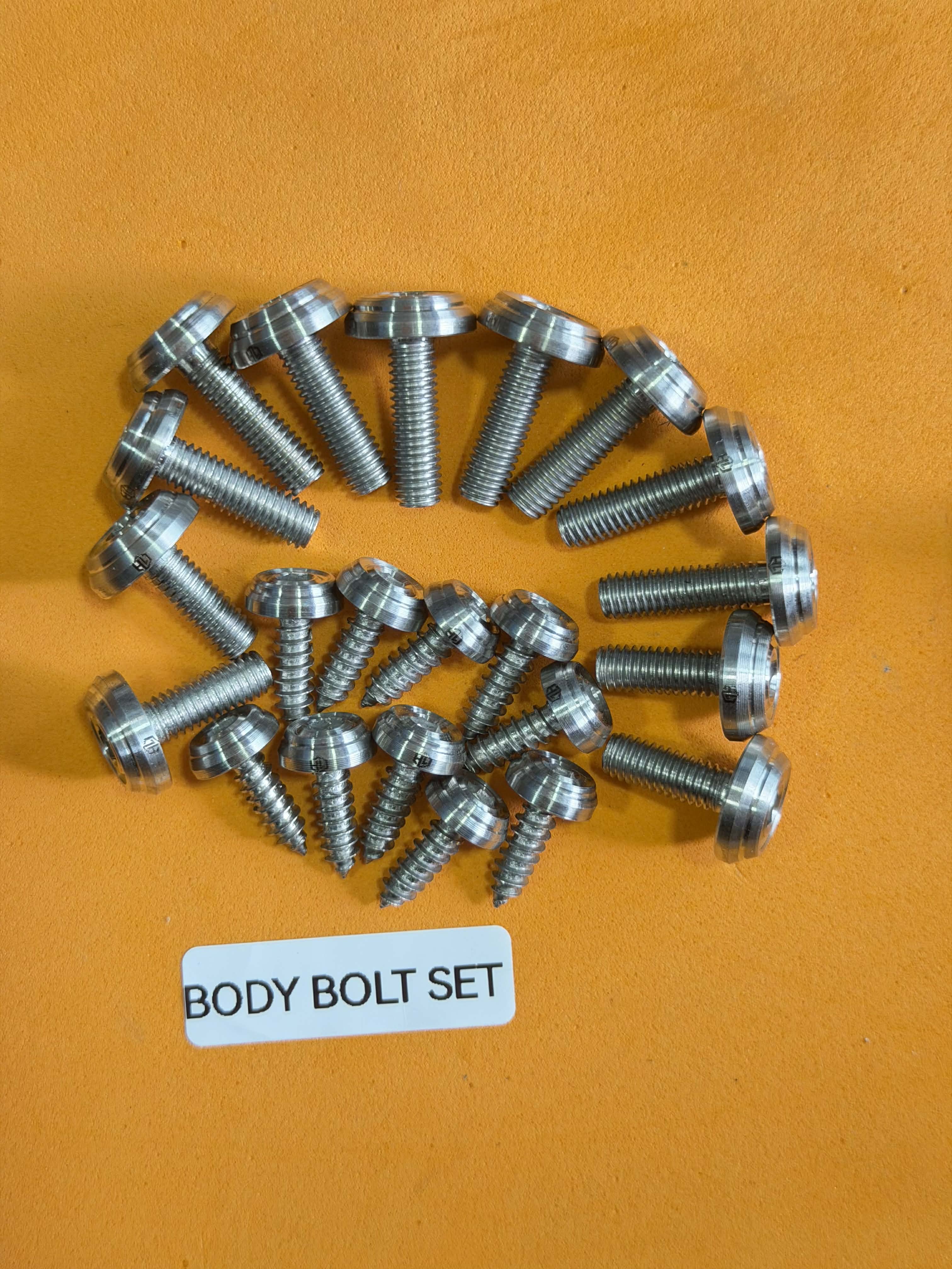 BODY BOLT SET RAIDER FI
