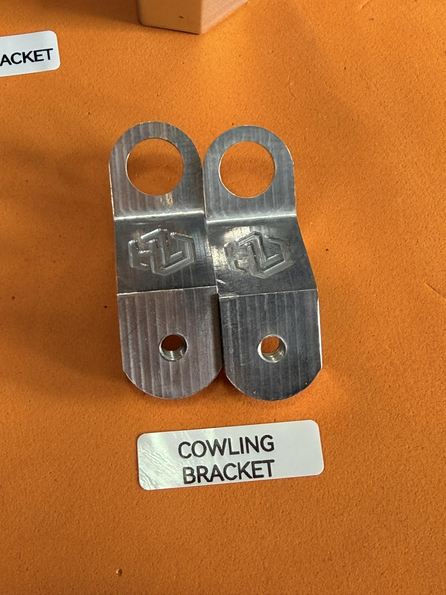 COWLING BRACKET RAIDER FI