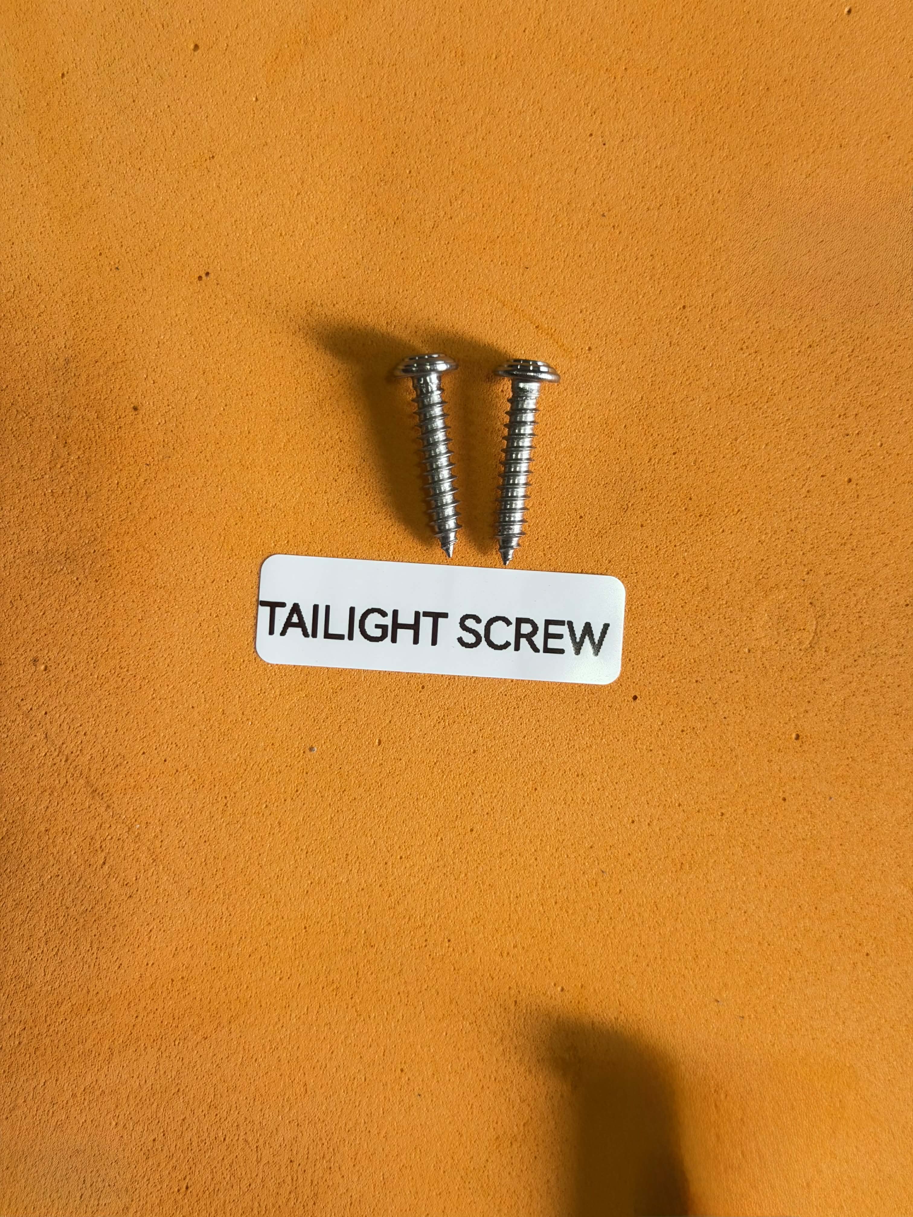 TAILIGHT SCREW RAIDER FI